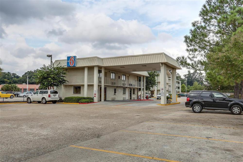 Super 6 Inn & Suites Baton Rouge Bagian luar foto